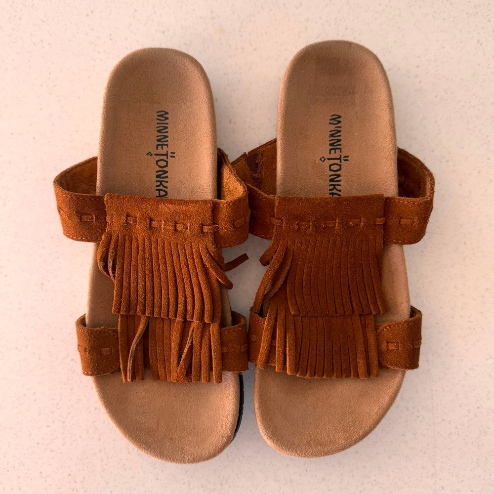 M’nnetonka Leather Suede Fringe Sandals Size 6